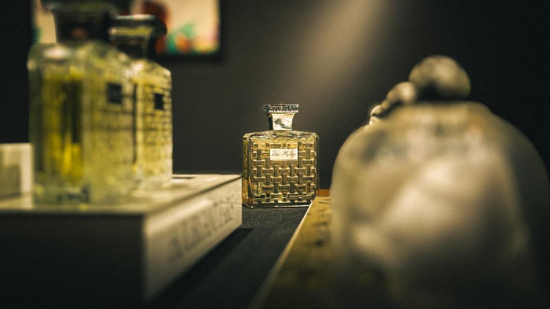 عطرهای وینتیج (Vintage): رایحه‌های نوستالژیک با تاریخچه‌ای غنی